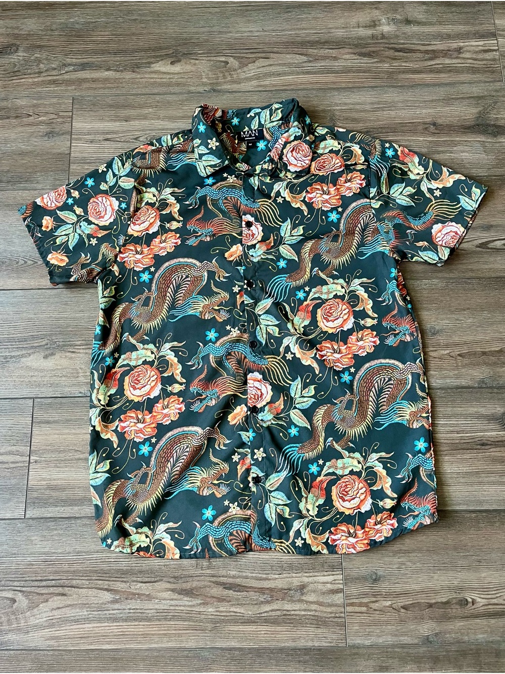 Boohoo Black Short-Sleeve Button-Down with Green and Coral Floral Dragon Print